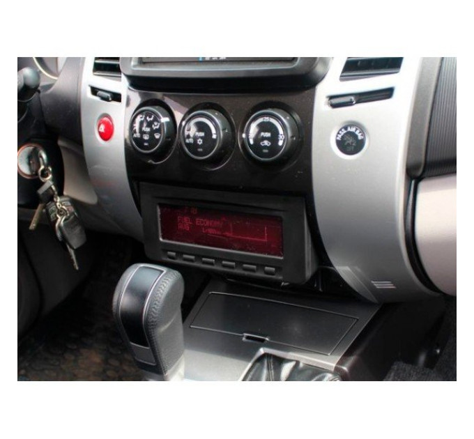 Перехідна рамка Mitsubishi L200, Pajero, Montero AWM 781-24-102